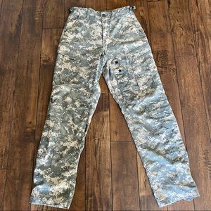 Unisex Camo Cargo Pant